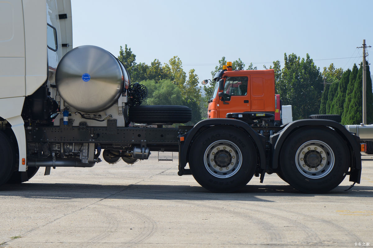 �й����� HOWO TH7�ؿ� 460���� 6X4 LNG�Զ���Σ��Ʒǣ��������                                                