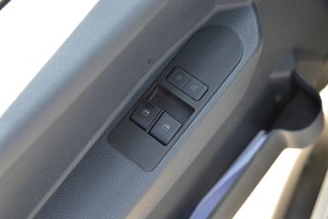 重汽HOWO轻卡底盘&nbsp;清洗车驾驶室图片