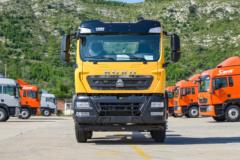 中国重汽 HOWO TX 350马力 6X2 7.8米仓栅式载货车(国六)(速比3.7)(ZZ5257CCYN56CGF1)