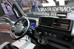 三菱 扶桑FUSO eCANTER 4X2 电动厢式载货车41.3kWh