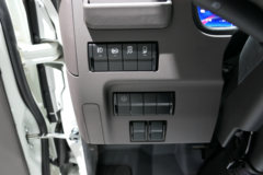 三菱 扶桑FUSO eCANTER 4X2 电动厢式载货车41.3kWh