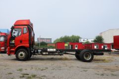 一汽解放 J6L中卡 尊享版 260马力 4X2 6.75米仓栅式载货车(国六)(CA5180CCYP62K1L4E6)