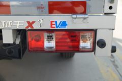 长安跨越王X1 2.84T 3.05米单排纯电动栏板微卡(SC1031XDD64BEV)41.86kWh