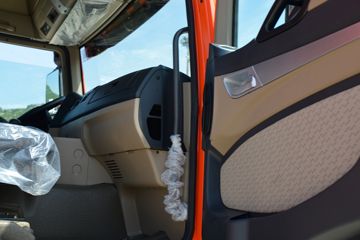 �й����� HOWO TX�ؿ� 400���� 4X2 ǣ����(����)ͼƬ