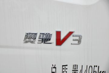飞碟奥驰 V3系列 150马力 5.2米排半厢式载货车外观图片