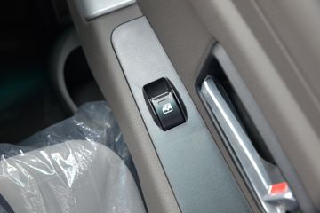 �ɵ��³� V3ϵ�� 150���� 4.15�׵�����ʽ�ῨͼƬ