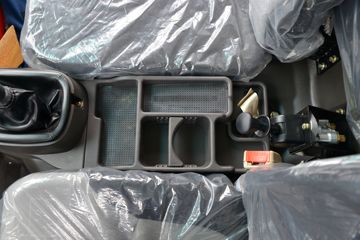 �ɵ��³� V3ϵ�� 150���� 4.15�׵�����ʽ�ῨͼƬ