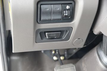 �ɵ��³� V3ϵ�� 150���� 4.15�׵�����ʽ�ῨͼƬ