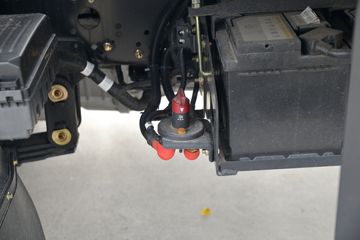 �ɵ��³� V3ϵ�� 150���� 4.15�׵�����ʽ�ῨͼƬ