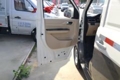 长安跨越 跨越星V5 2.6T 2座 纯电动厢式运输车41.86kWh
