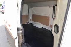 长安跨越 跨越星V5 2.6T 2座 纯电动厢式运输车41.86kWh