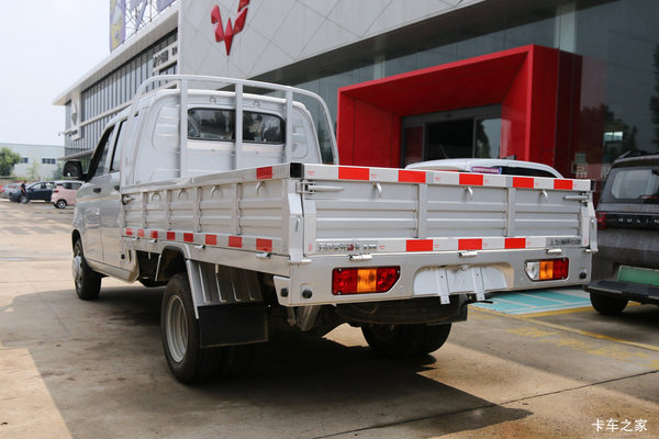 五菱荣光新卡，六轮大吨位大载重货车，致富路上好助手！