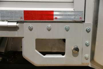 ���� �ٹ��¿� ������ 1.8L 125���� ���� 2.6��˫������΢��(����)(��˫̥)(LZW1030SLTWB)ͼƬ