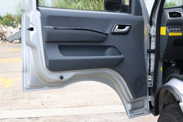 �ڱ����� ��ձ� 95���� 4X2 2.73����ж��ͼƬ
