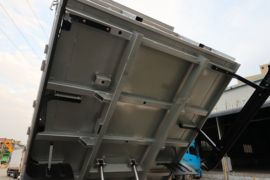 金刚豹&nbsp;自卸车底盘                                                图片