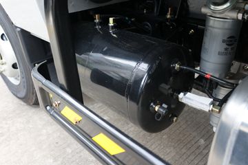 �ڱ����� ��ձ� 95���� 4X2 2.73����ж��ͼƬ