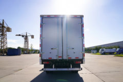 飞碟HW5 4.16米单排插电式混合动力厢式轻卡(FD5041XXYW68PHEV-1)17.5kWh