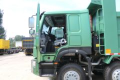 中国重汽 HOWO-7 375马力 8X4 7.6米自卸车