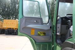 中国重汽 HOWO-7 375马力 8X4 7.6米自卸车