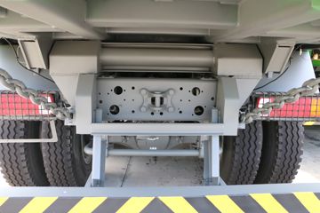 �й����� HOWO-7 375���� 8X4 7.6����ж��ͼƬ