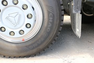 �й����� HOWO-7 375���� 8X4 7.6����ж��ͼƬ