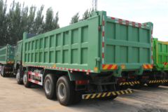 中国重汽 HOWO-7 375马力 8X4 7.6米自卸车