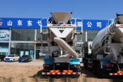 陕汽重卡 德龙M3000S 340马力 8X4 混凝土搅拌运输车(凌宇牌)(CLY5314GJB30E57) 陕汽重卡 德龙M3000S 340马力 8X4 混凝土搅拌运输车(凌宇牌)(CLY5314GJB30E57)