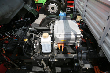�Ͽ����� ���D30 4.5T 4.1�׵��Ŵ��綯�����Ῠ98.04kWhͼƬ