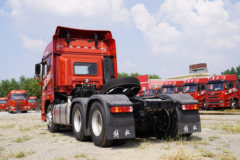 青岛解放 JH6重卡 卓越版 460马力 6X4 AMT自动档牵引车(CA4250P26K15T1E5A80)