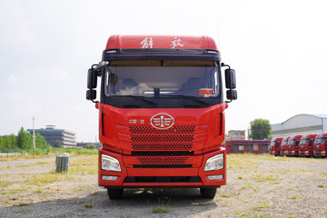 青岛解放 JH6重卡 领航版2.0 530马力 6X4 LNG自动档牵引车(CA4250P25K8T1NE6A80)