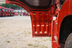 青岛解放 JH6重卡 卓越版 460马力 6X4 AMT自动档牵引车(CA4250P26K15T1E5A80)