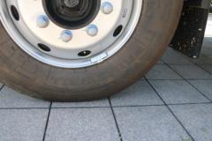 福田 时代领航ES5 200马力 4X2 6.8米排半栏板载货车(国六)(BJ1184VLPFK-11)