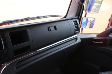 �Ͽ����� ���D50 220���� 6X2R 4.1����ж��ͼƬ