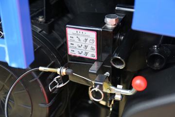 �Ͽ����� ���D50 220���� 6X2R 4.1����ж��ͼƬ