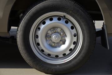 ������Խ ��Խ��V5 ������ 107���� 1.5L���� 5�� ��ջ���ͼƬ