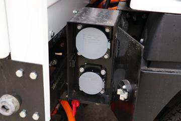 ����Ծ�� ����ES80 3.805�׵��Ŵ��綯����С�� 55.6kWhͼƬ