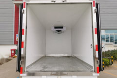 开瑞 优劲T70L 1.5L 116马力 4X2 3.26米冷藏车(程力威牌)(CLW5031XLCSQ6)