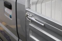 五菱电卡 2.5T 3.015米单排纯电动栏板运输车 41.86kWh