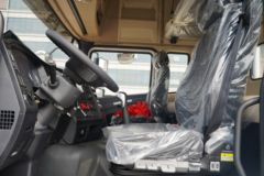 陕汽重卡 德龙X5000 经典版 460马力 6X4 危险品牵引车(国六)(SX4259XD4WQ1)