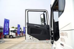 陕汽重卡 德龙X5000 经典版 460马力 6X4 危险品牵引车(国六)(SX4259XD4WQ1)