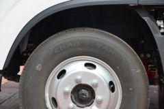 跃进 超越C300 132马力 3.82米排半栏板轻卡(国六)(SH1043ZFDCWZ6)