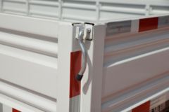 跃进 超越C300 132马力 3.82米排半栏板轻卡(国六)(SH1043ZFDCWZ6)