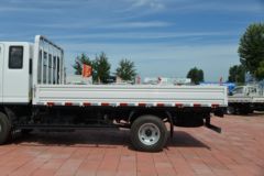 跃进 超越C300 132马力 3.82米排半栏板轻卡(国六)(SH1043ZFDCWZ6)