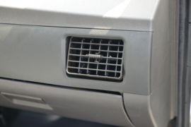 五菱EV50&nbsp;电动封闭厢货驾驶室图片