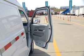 远程E5L&nbsp;电动封闭厢货驾驶室图片