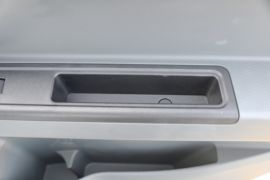 星享&nbsp;电动封闭厢货驾驶室图片