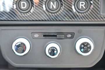 Զ�� ����V6E 2022�� ��ֵ�� 3T 4.845�״��綯��ջ���(M1)41.86kWhͼƬ