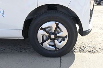 Զ�� ����V6E 2022�� ��ֵ�� 3T 4.845�״��綯��ջ���(M1)41.86kWhͼƬ