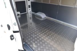 星享&nbsp;电动封闭厢货货厢图片