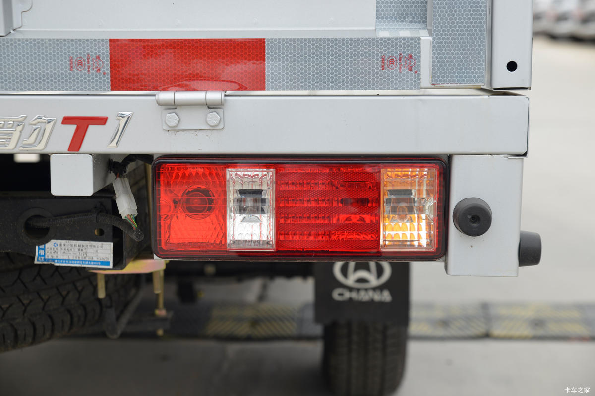 Խ ±T1 1.24L  ׼ 91 2˫΢(SC1021XLS6B1)װ                                                